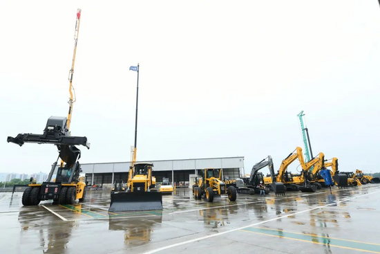 柳工路機 以創新自強驅動高質量發展，振興中國路面機械裝備制造業