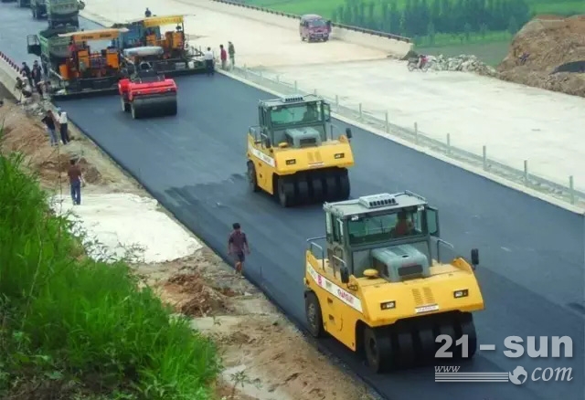 壓路機(jī)瀝青路面碾壓技巧，你需要知道這些！